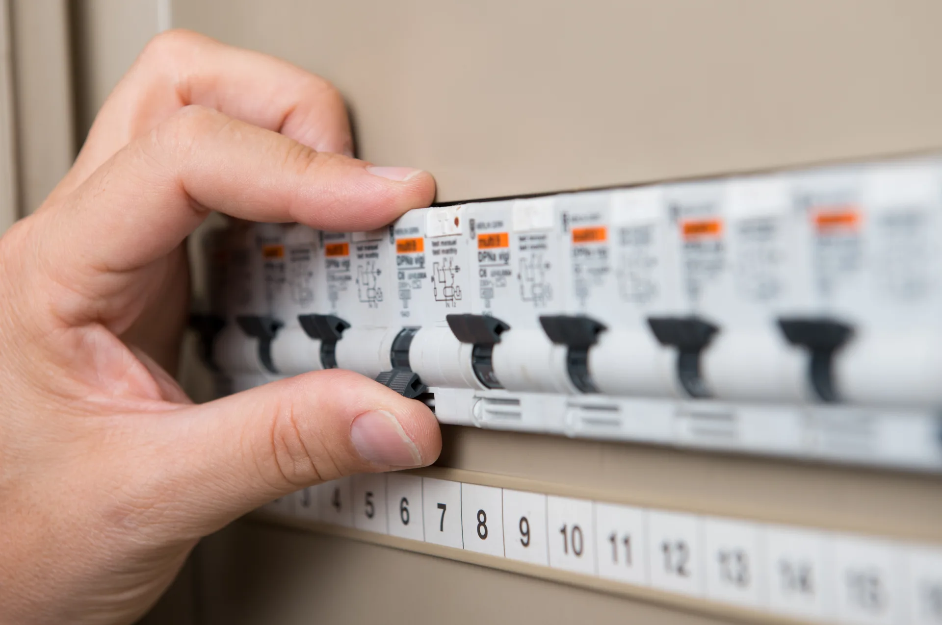 Electrician Broadmeadow, licensed electricians serving Broadmeadow